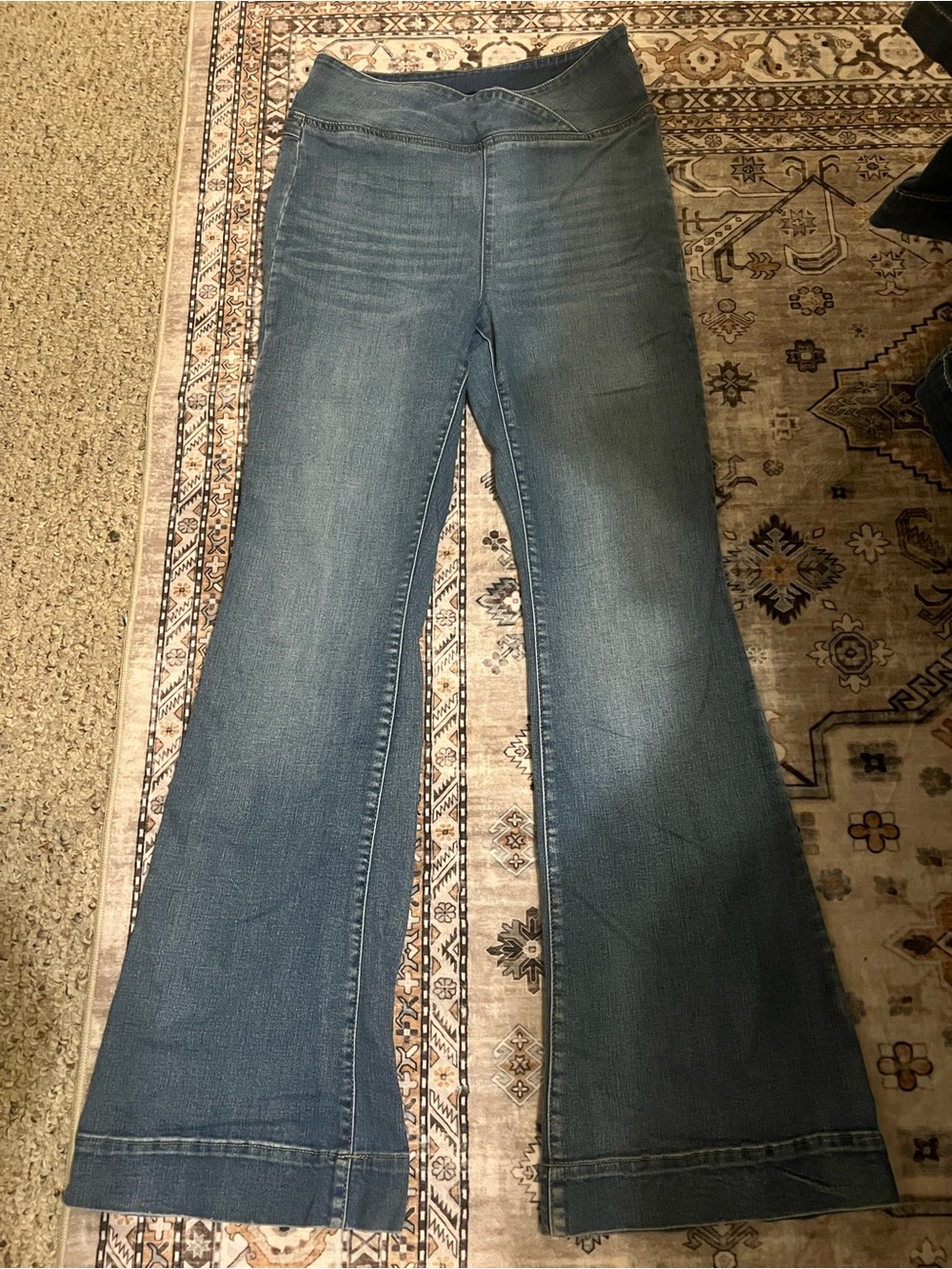 Sincerely Jules Women's Flare Jeans in Medium Blue Wash Small